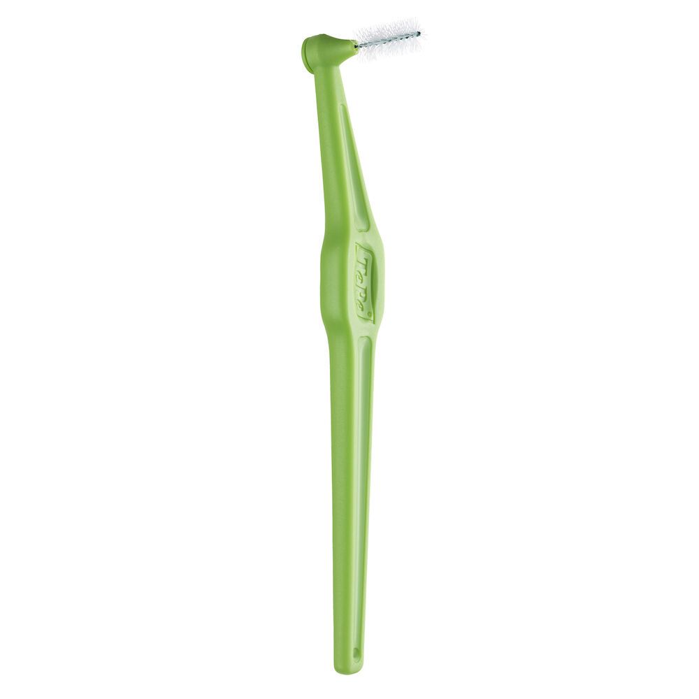 Scovolino verde con testa angolata. Setole bianche. Manico con logo TePe.