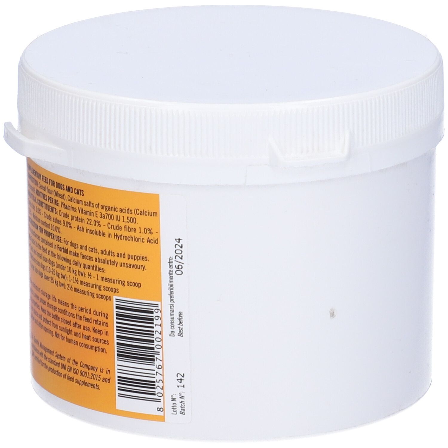 Contenitore bianco con coperchio. Informazioni prodotto su etichetta arancione. Scadenza.