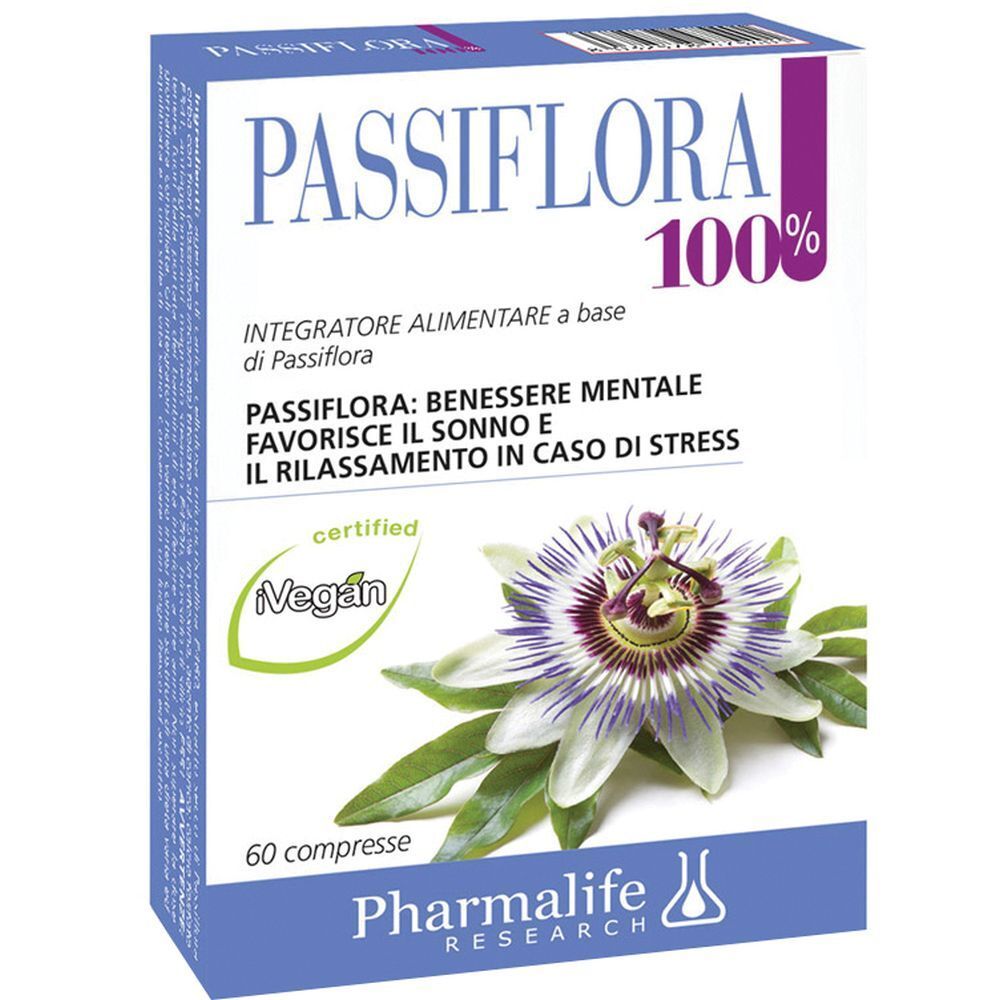Scatola di compresse Passiflora 100%. Scritta: 'Integratore alimentare'. Certificazione vegana. Immagine di un fiore della passione.