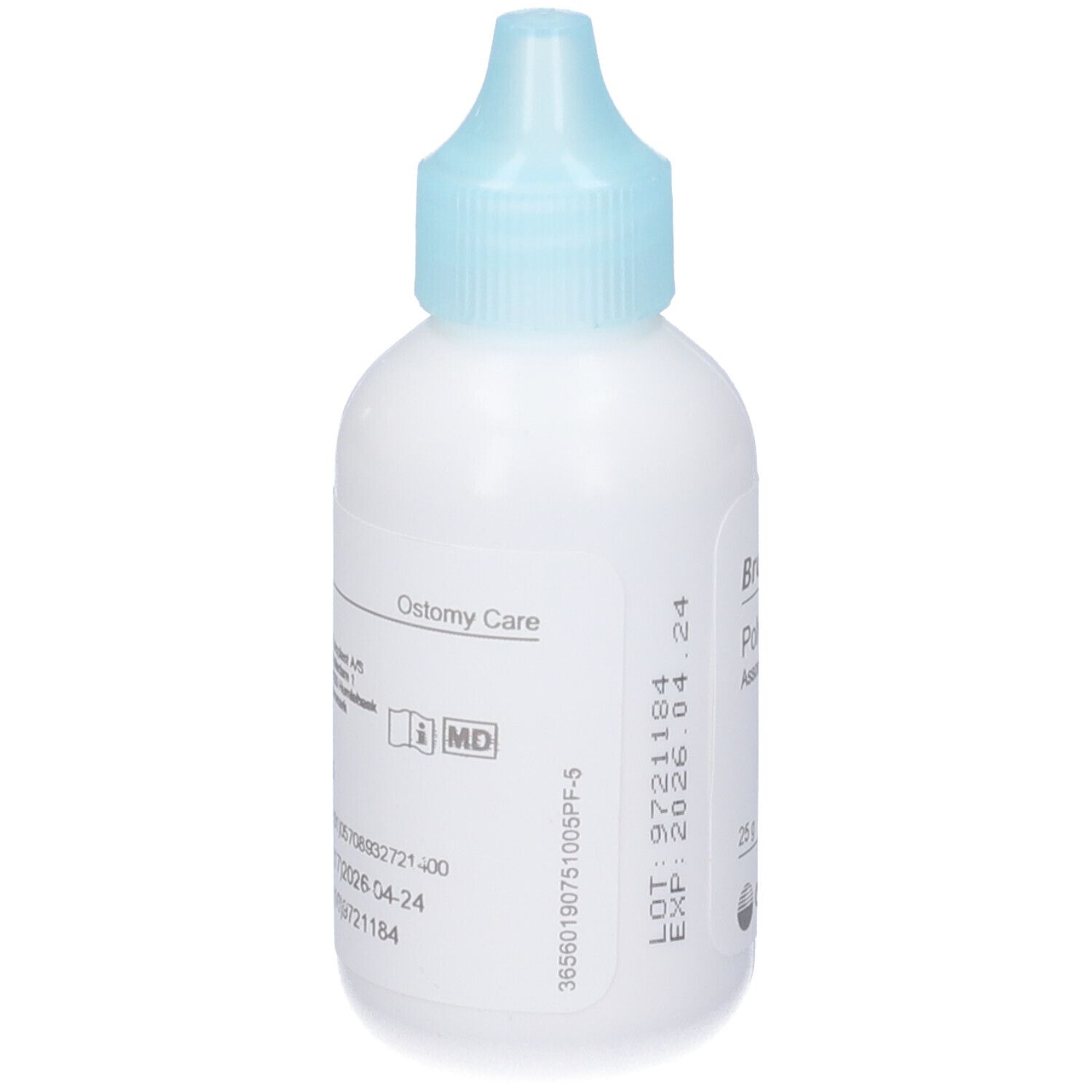 Weiße Flasche mit blauem Verschluss. Aufschrift: Ostomy Care, MD-Symbol, Chargennummer, Verfallsdatum.