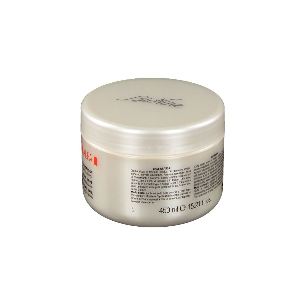 Pot de crème blanc avec couvercle. Inscription : Base Grassa, Base Riche, Rich Cream Base. Marque : BioNike. Volume : 450 ml.
