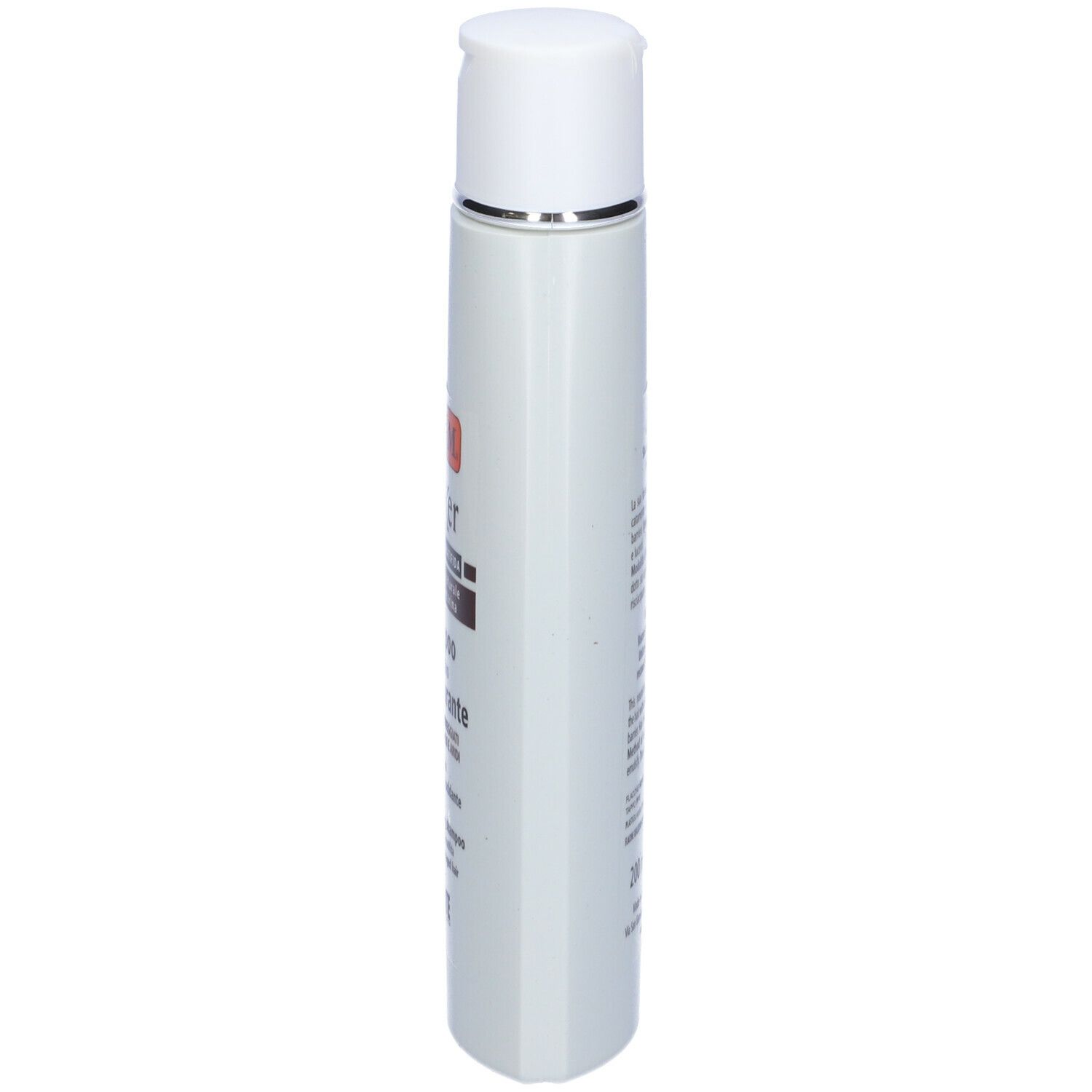 Flacone di shampoo bianco. Tappo bianco con anello argentato. Testo sul flacone. Sfondo bianco.