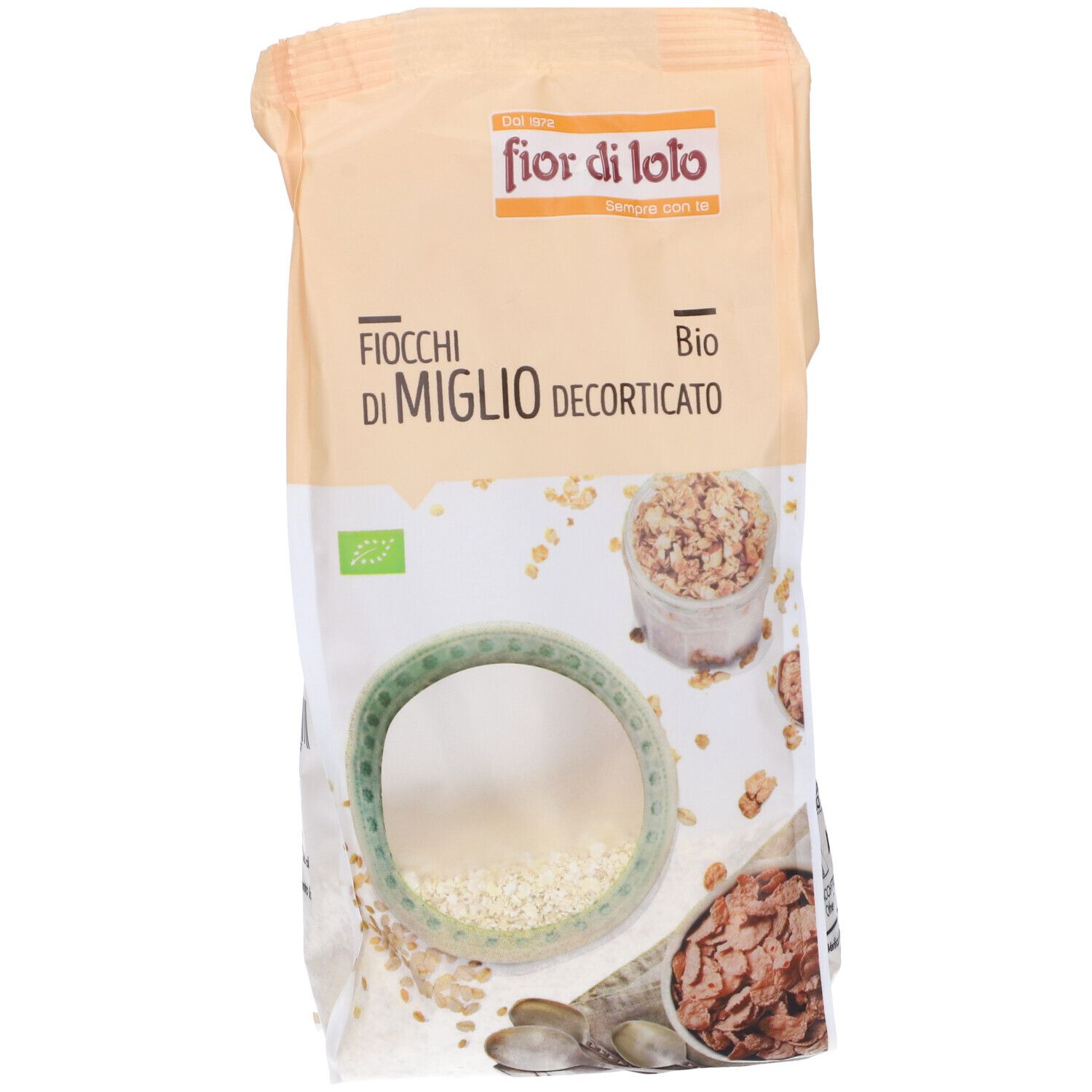 Confezione di Fiocchi di Miglio Decorticato Bio. Logo Fior di Loto e marchio Bio. Immagini di fiocchi in ciotole.