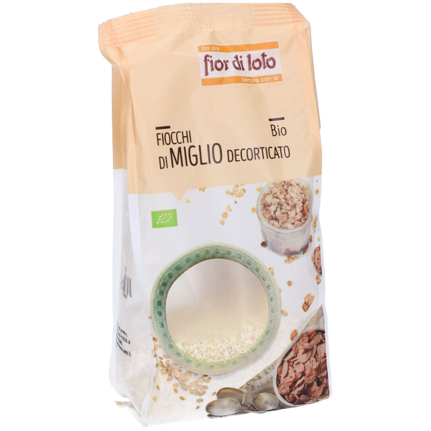 Confezione di Fiocchi di Miglio Decorticato Bio. Logo Fior di Loto e marchio Bio. Immagini di fiocchi in ciotole.