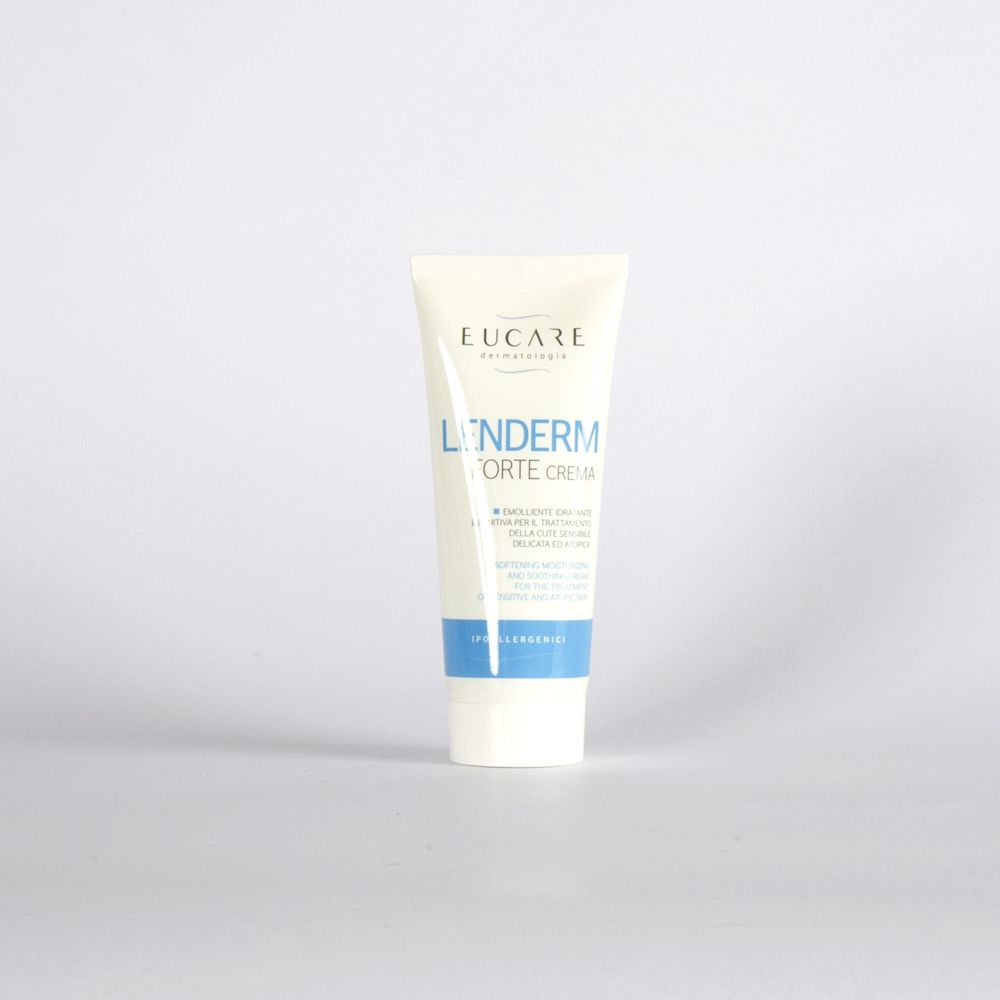 EUCARE Lenderm Forte Cream. Tubo bianco con scritte blu. Scritto: « Lenderm Forte Cream ». Per pelli sensibili.
