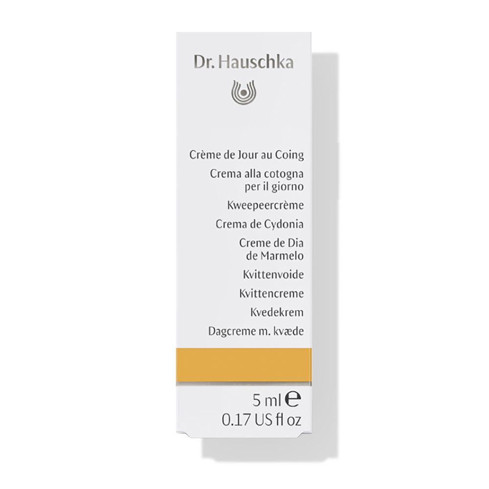 Scatola con nomi di prodotti in più lingue. 5 ml. Marchio Dr. Hauschka. Striscia gialla.