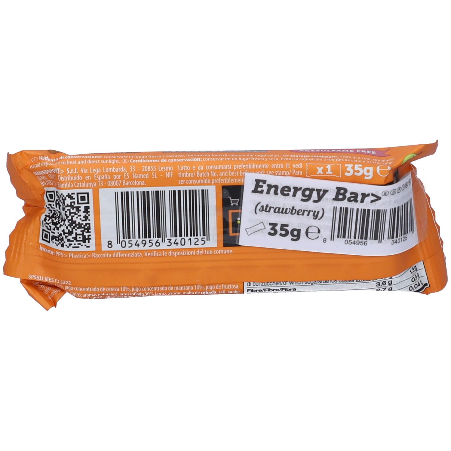 Retro di una barretta energetica. Scritta: Energy Bar (strawberry), 35g. Codice a barre e altre informazioni su sfondo arancione.