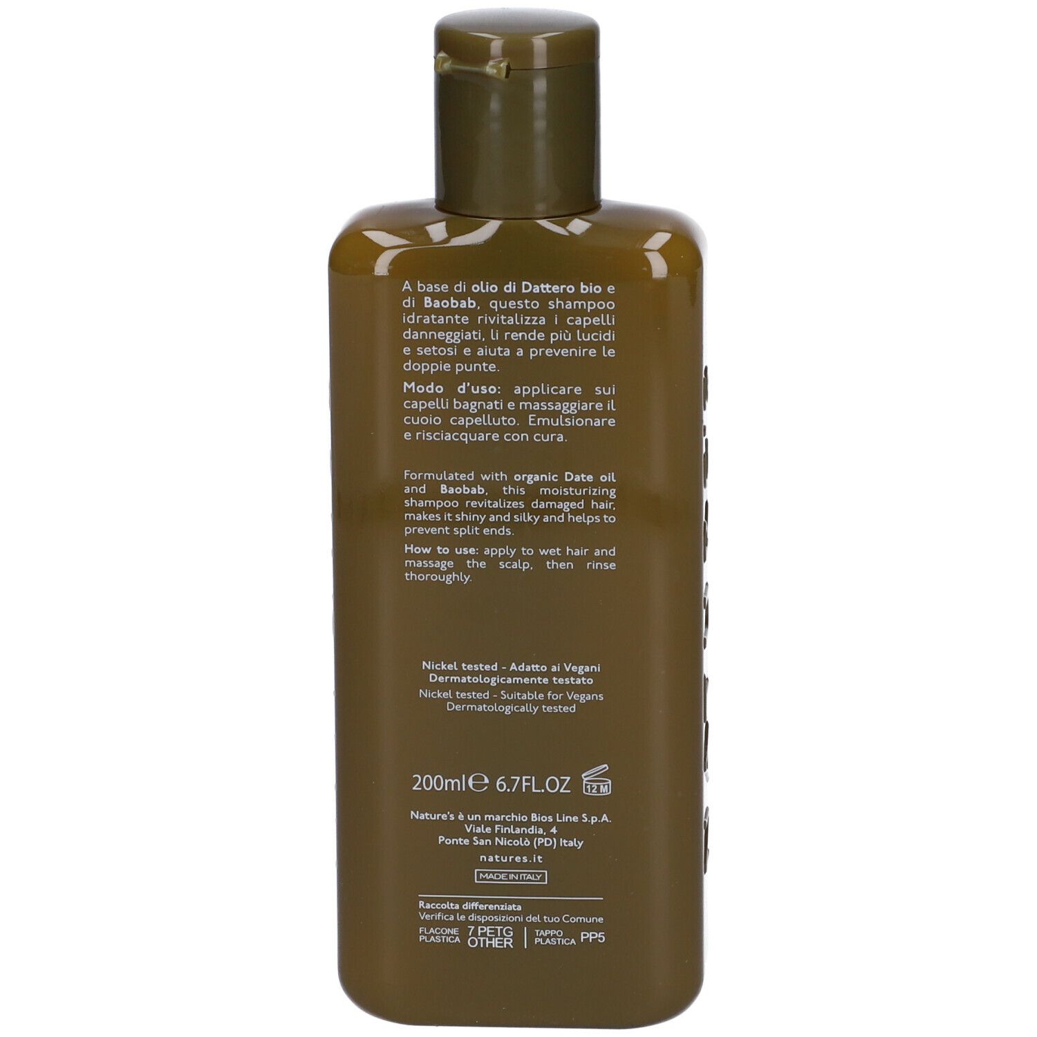 Retro di un flacone di shampoo verde. Testo in italiano e inglese. Informazioni sugli ingredienti e l'uso.