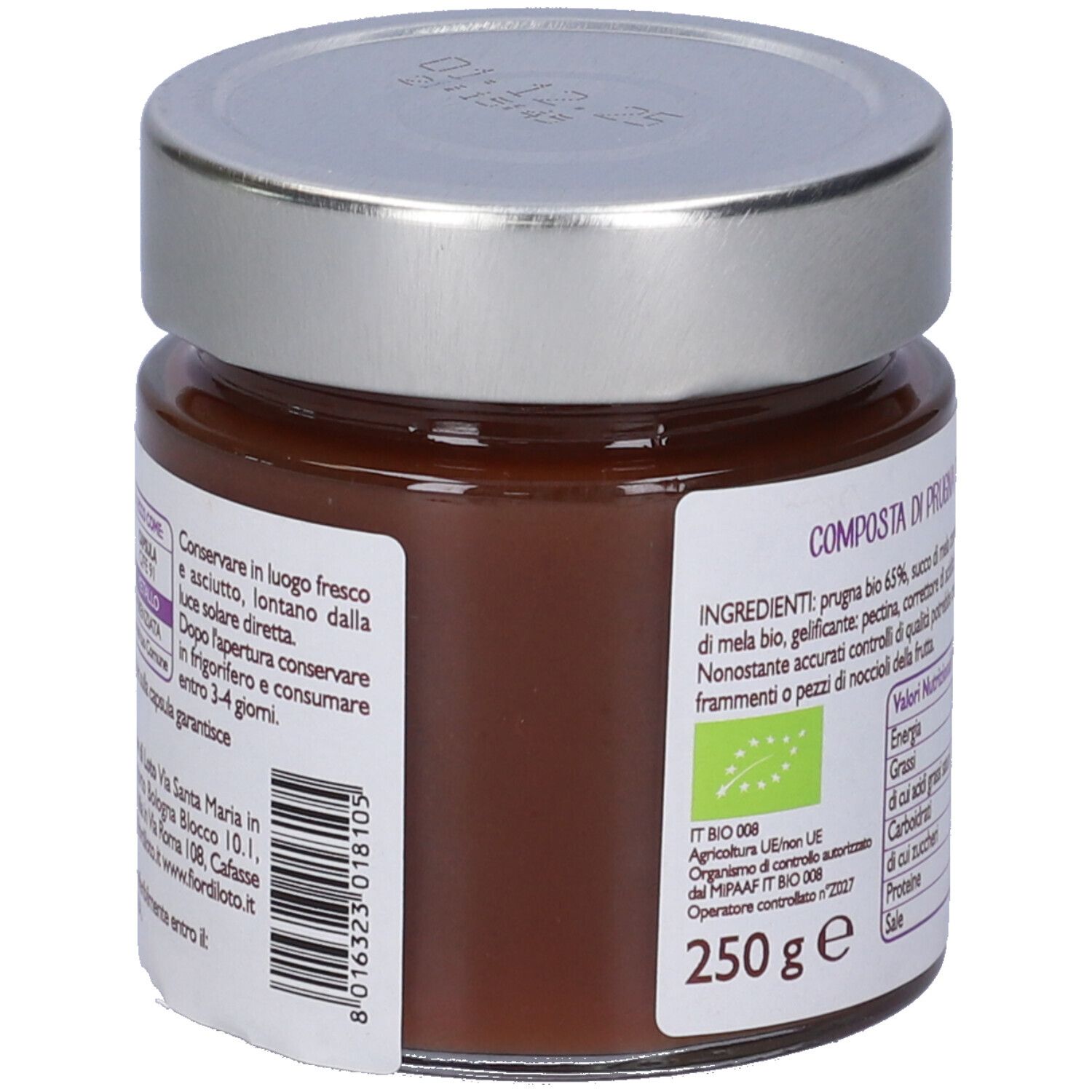 Vasetto di composta di prugne. Retro con elenco ingredienti e valori nutrizionali. Coperchio argentato.