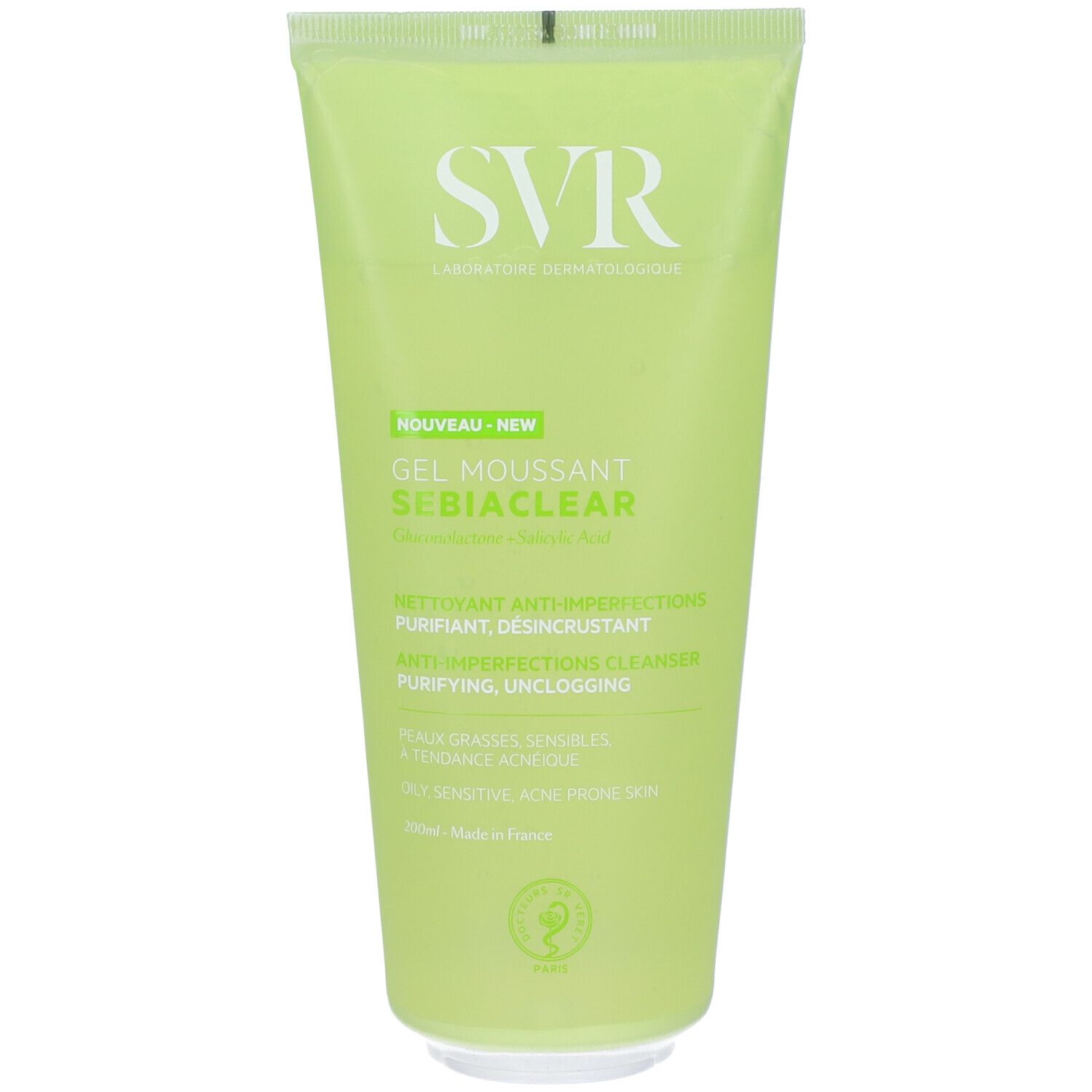 Tubo di gel moussant verde con tappo bianco. Scritta SVR, SEBIACLEAR, detergente.