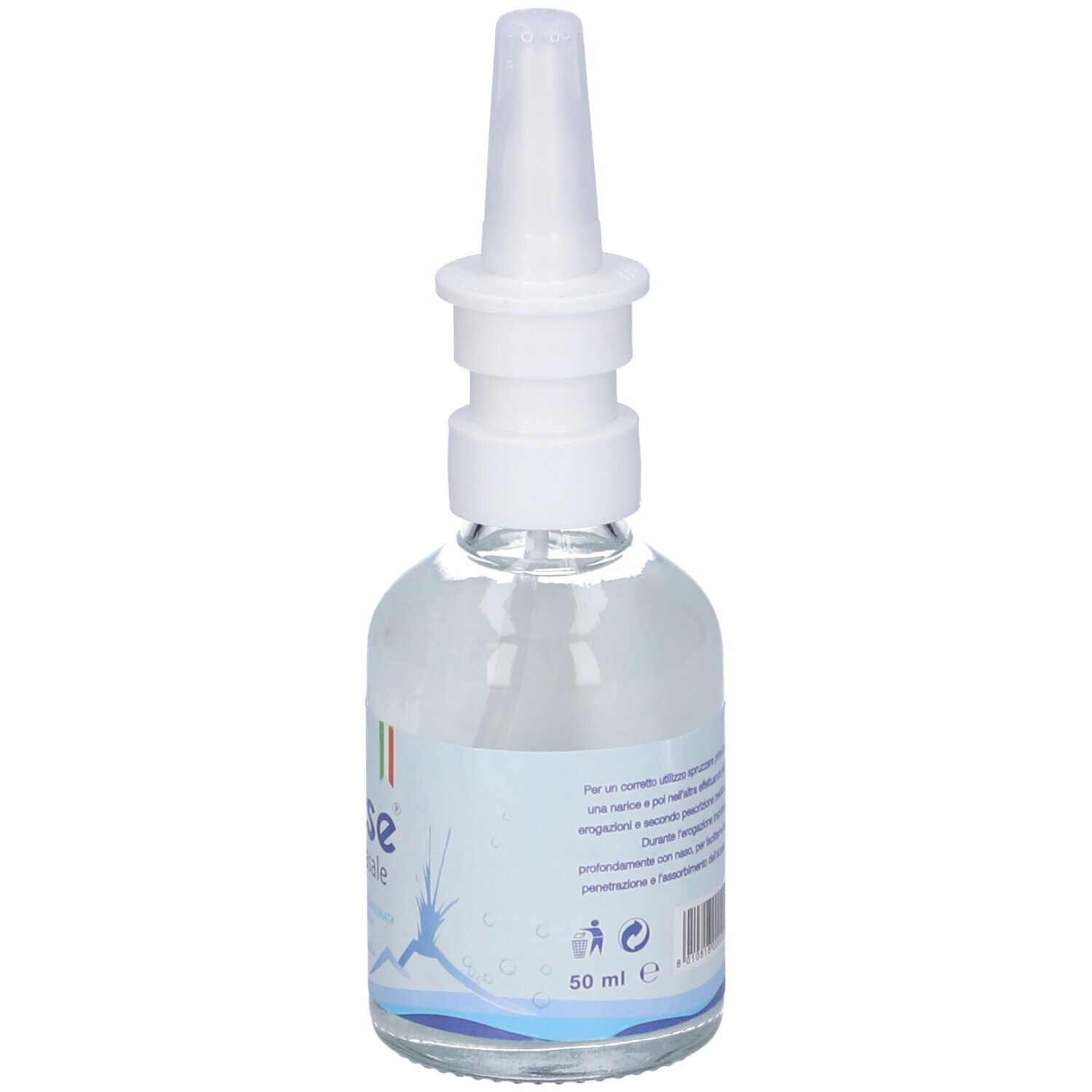 Flacone spray nasale. Flacone trasparente con erogatore bianco. Nome del prodotto e bandiera italiana.