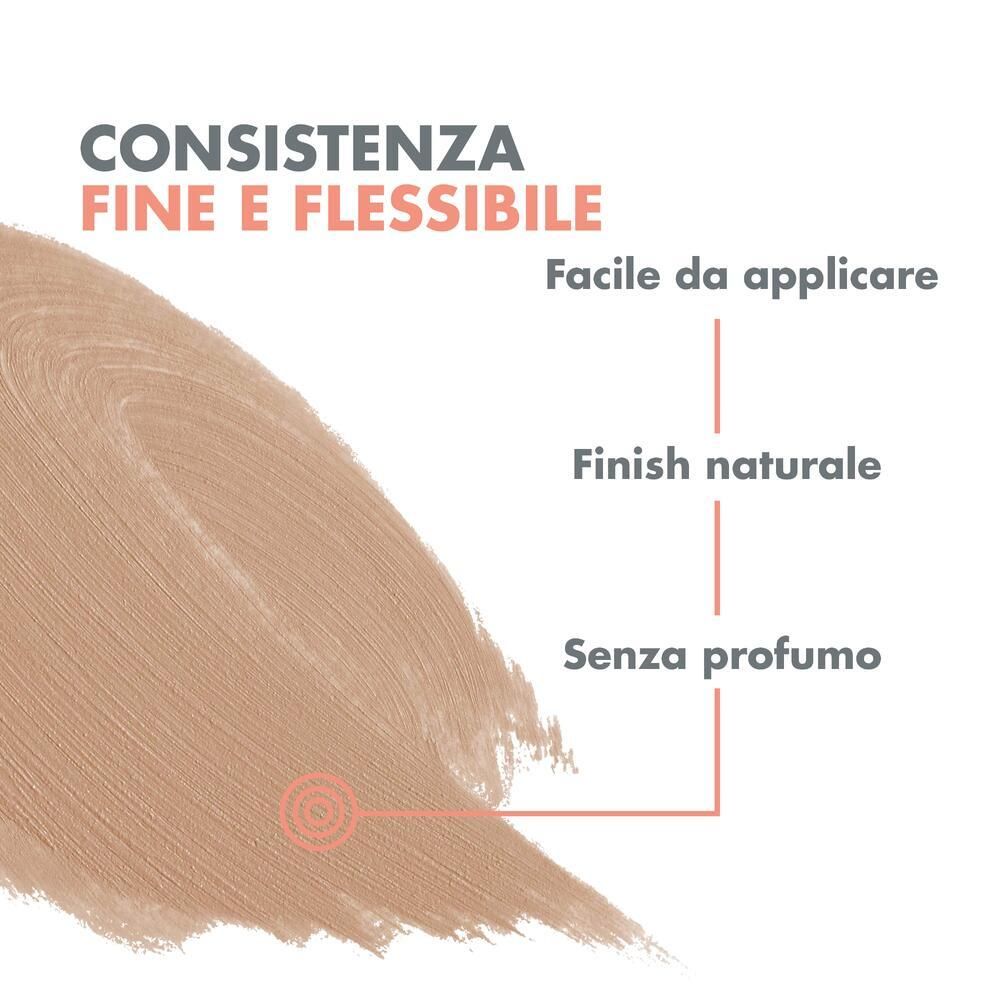 Primo piano sulla texture della cipria compatta. In evidenza: consistenza fine e flessibile, facile da applicare, finish naturale.