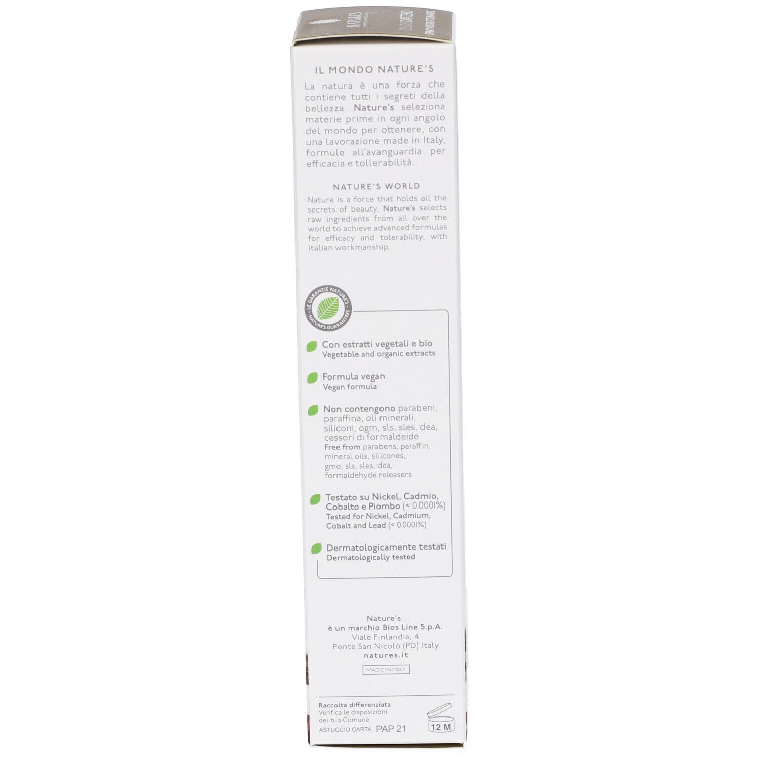 Verpackung mit Informationen zu Inhaltsstoffen und dermatologischer Prüfung.