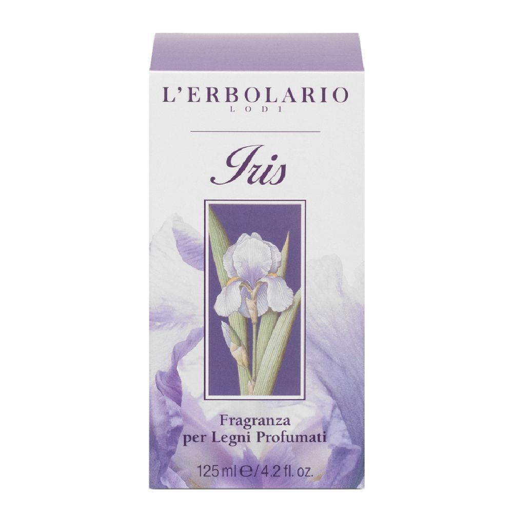 Scatola con immagine del prodotto. Scritta: L'Erbolario, Iris, Fragranza per Legni Profumati. 125 ml.