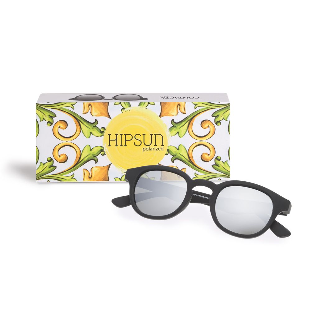 Schwarze Sonnenbrille mit polarisierten Gläsern und Verpackung.