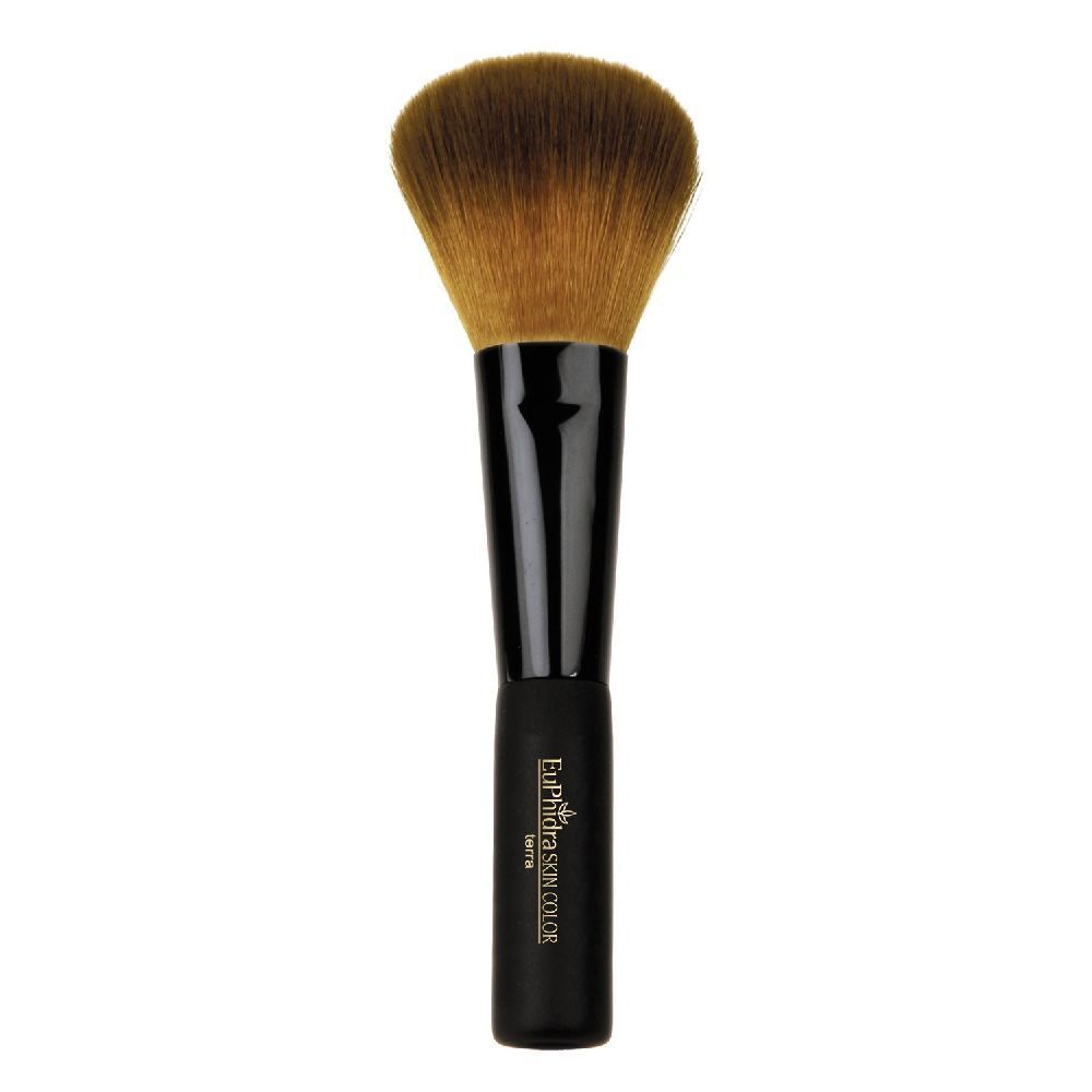 Pennello per polveri con setole marroni e manico nero. Sul manico è presente la scritta "Euphidra Skin Color".