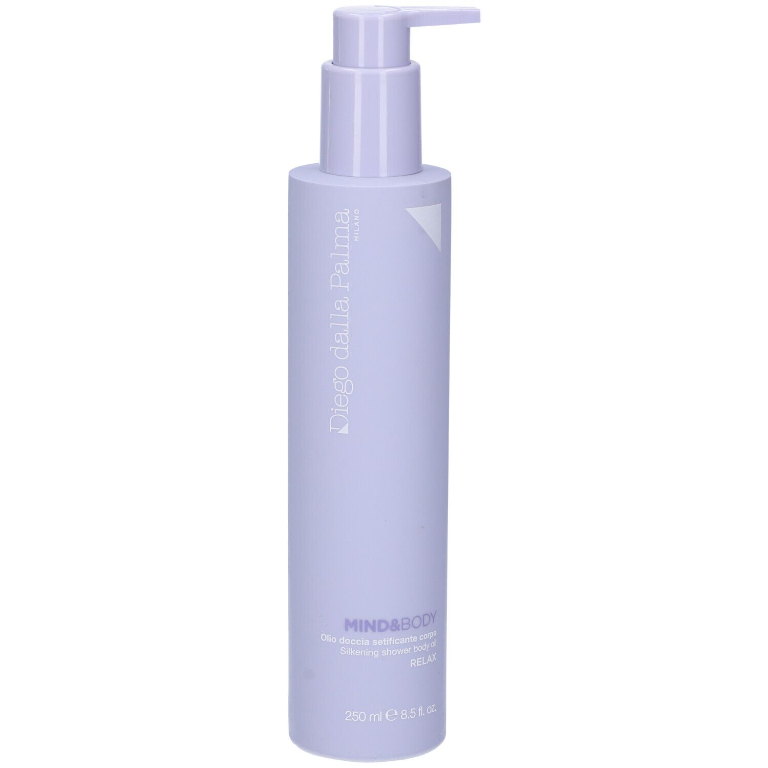 Flacone lilla chiaro con dosatore. Scritte: Diego dalla Palma, MIND&BODY, Relax. 250 ml.