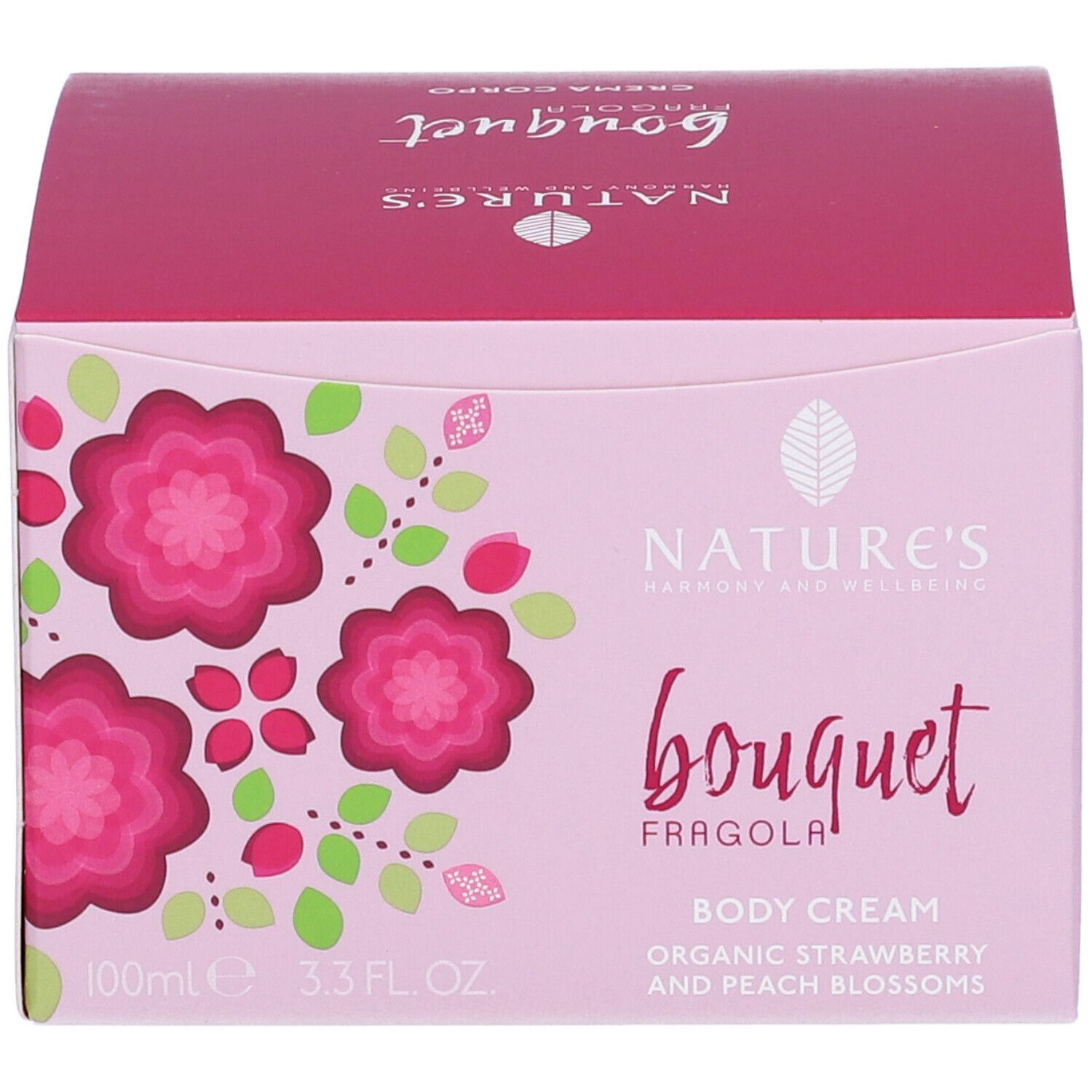 Scatola rosa con motivo floreale e nome del prodotto. Testo: Nature's Bouquet Fragola Crema Corpo. 100ml, 3.3 fl. oz.