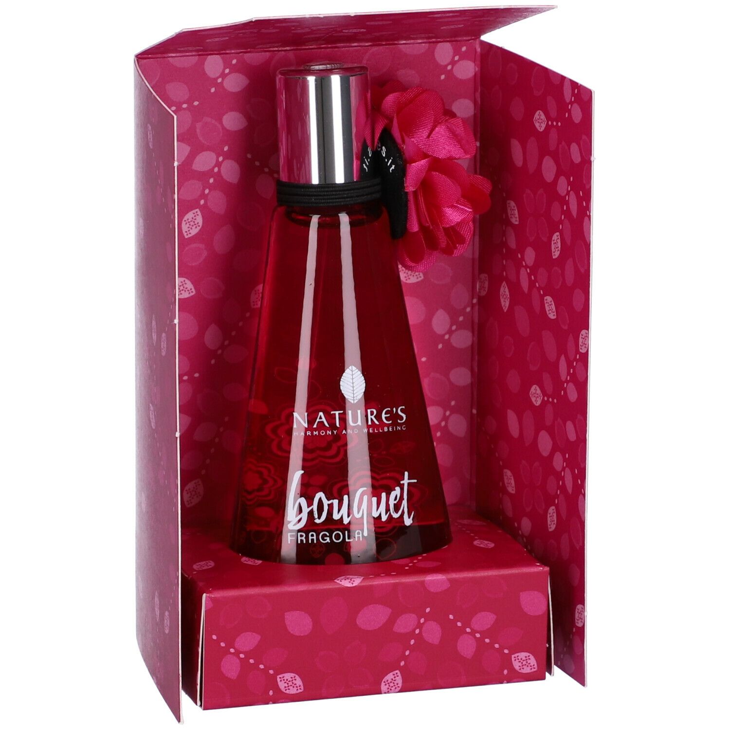 Flacone rosso di Eau de Toilette in confezione regalo aperta. Scritta: Nature's Bouquet Fragola. Decorato con fiore.