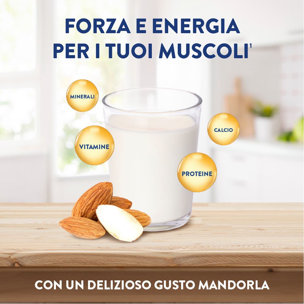 Bicchiere con liquido, mandorle e cerchi gialli con testo: Minerali, Vitamine, Calcio, Proteine. Su legno.