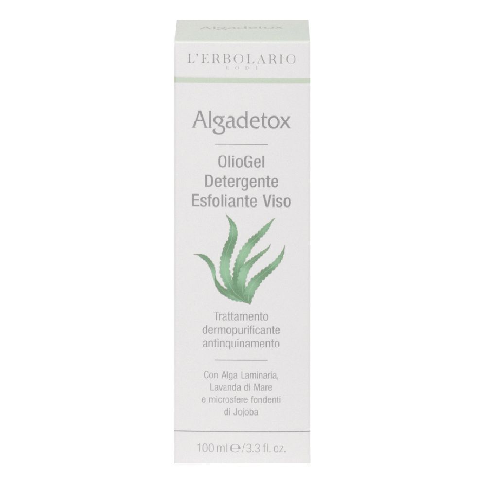 Scatola bianca con nome e logo del prodotto. Testo: Algadetox, OiloGel Detergente Esfoliante Viso. Grafica aloe vera.