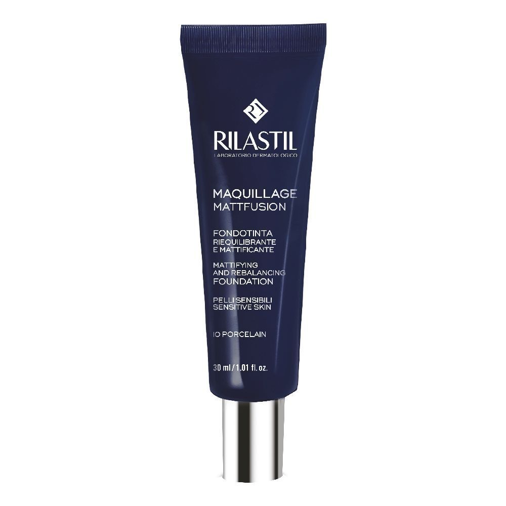 Tubo blu scuro con tappo argentato. Scritte: Rilastil, Maquillage Mattfusion, Fondotinta, Mattifying and Rebalancing Foundation.