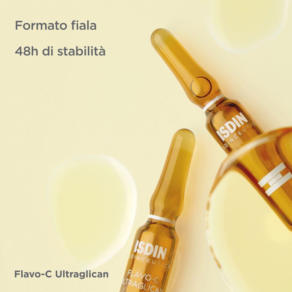 Due fiale di ISDIN Isdinceutics Flavoc Ultraglican. Scritta: ISDIN, Flavoc Ultraglican.