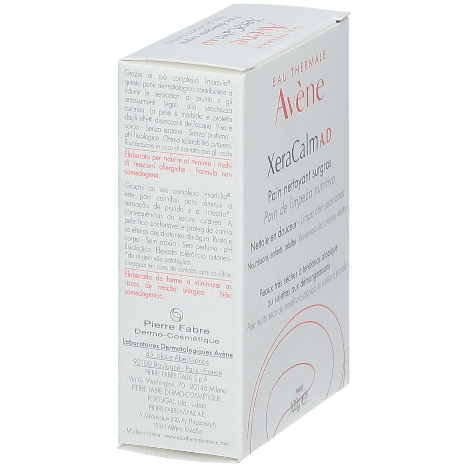 Confezione in cartone, vista obliqua. Scritte: Eau Thermale Avène, XeraCalm A.D., Pain nettoyant surgras. Per pelli molto secche a tendenza atopica.