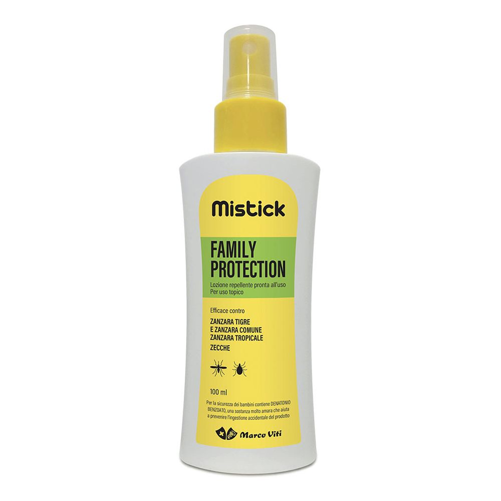 Weiß-gelbe Sprühflasche. Aufschrift: Mistick Family Protection. Text in italienischer Sprache. Abbildung von Insekten.