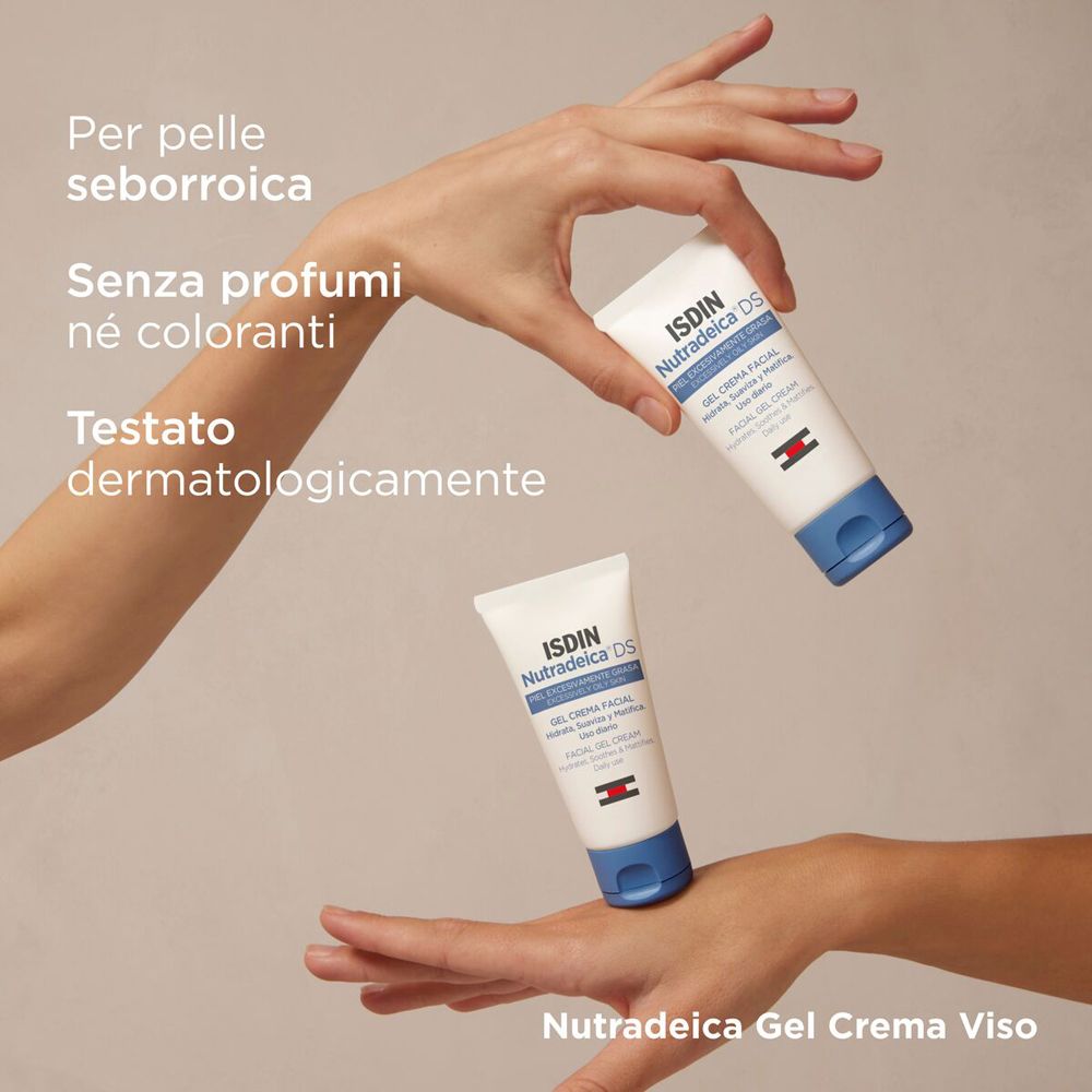 Zwei ISDIN Nutradeica Gel Crema Viso Tubes in Händen.