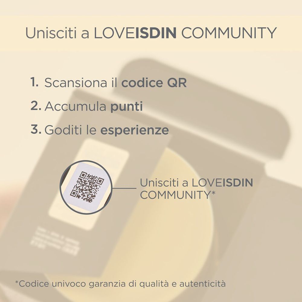 Confezione con codice QR. Testo: LOVEISDIN COMMUNITY. Scansiona, accumula punti, goditi le esperienze.