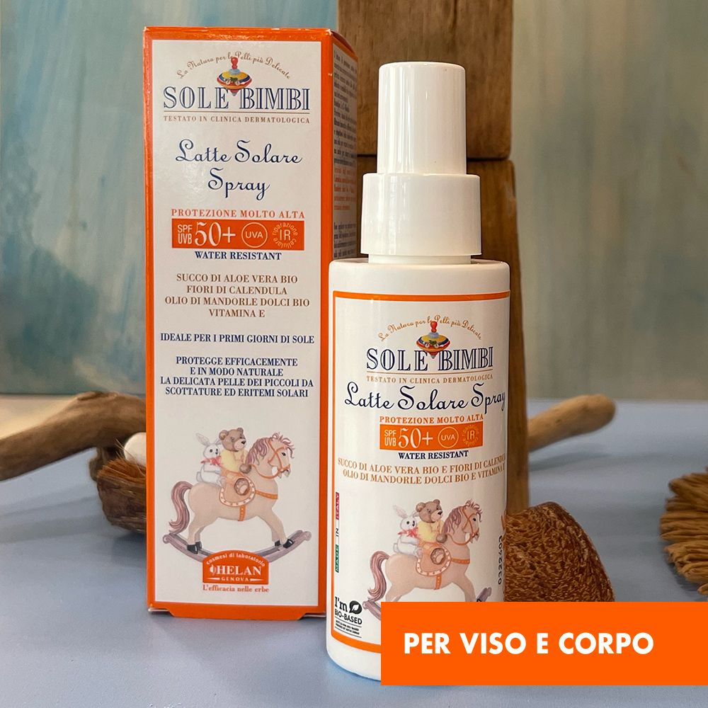 Sonnenspray und Verpackung. Weiße Flasche mit orangefarbenem Karton. Aufdruck: Sole Bimbi, SPF 50+, Illustration.