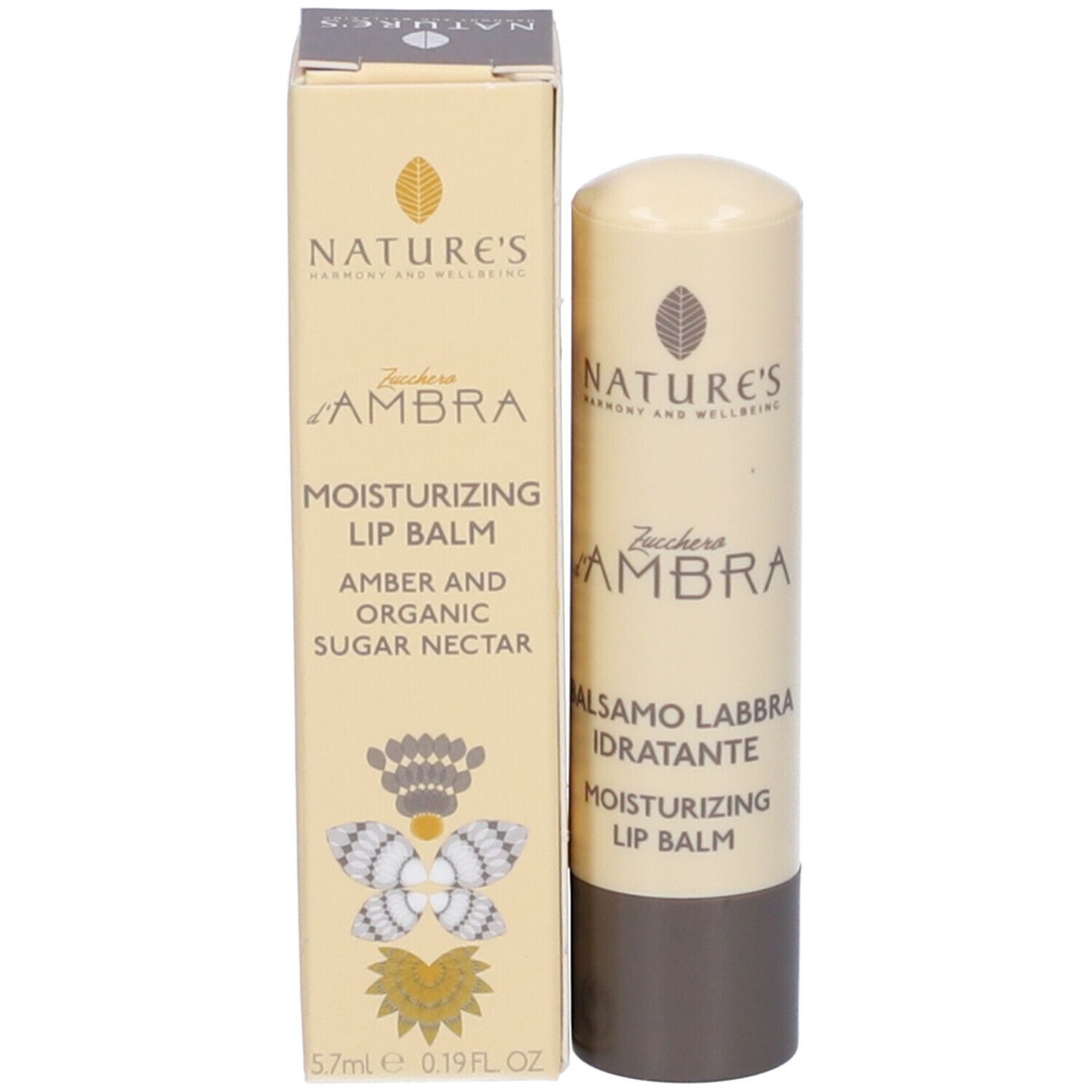 Stick balsamo labbra e confezione. Colori beige-marrone. Testo: NATURE'S, Zucchero d'Ambra, Moisturizing Lip Balm.
