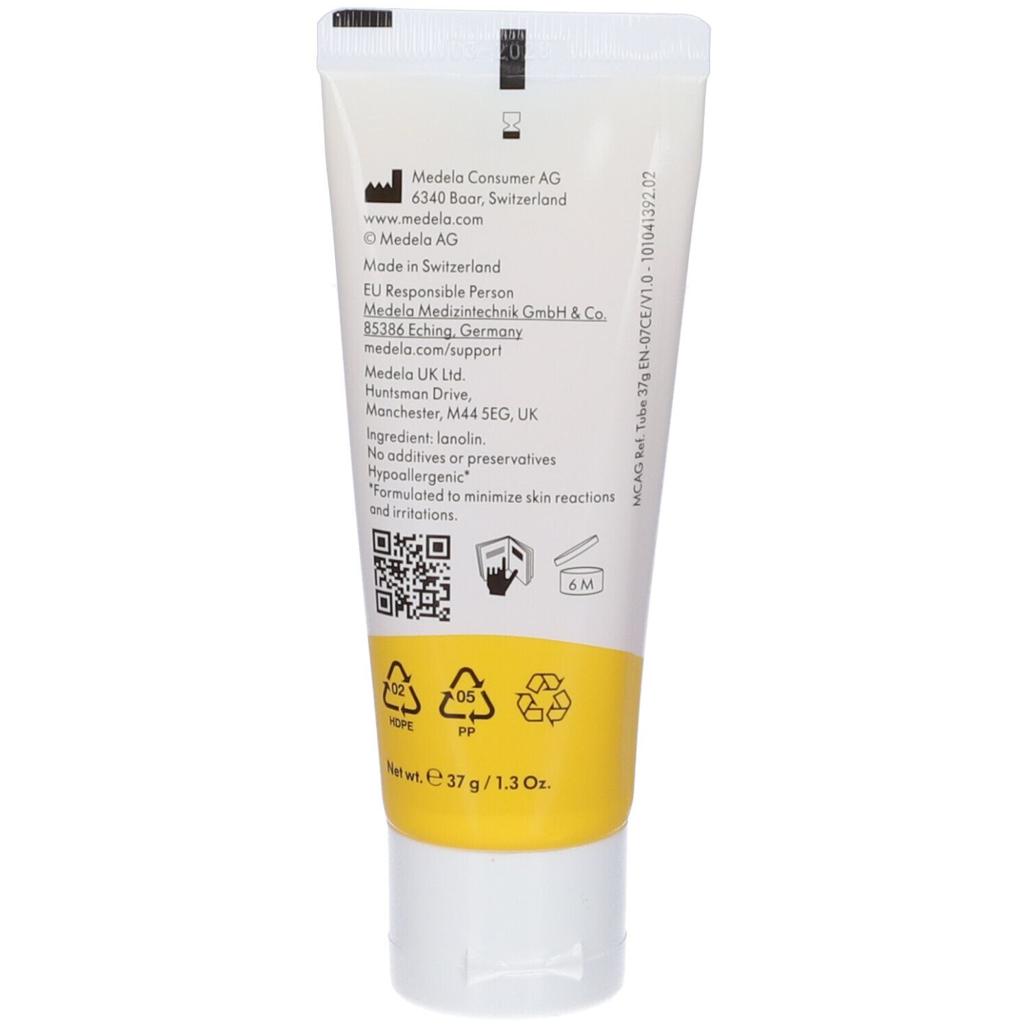 Rückseite der Creme-Tube. Enthält Informationen zu Hersteller, Inhaltsstoffen und Zertifizierungen. QR-Code und Recycling-Symbole.