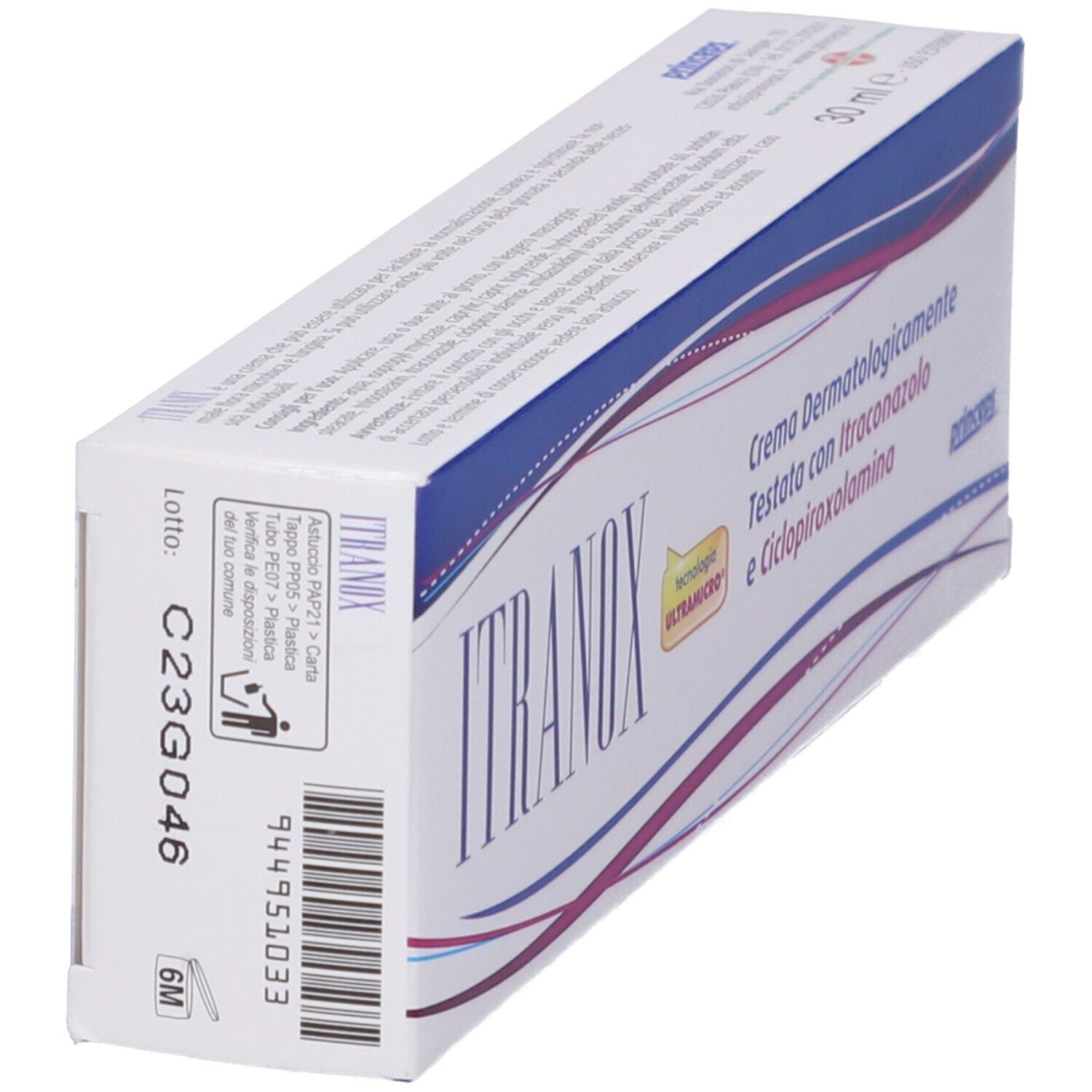 Scatola blu e bianca. Scritta ITRAXON. Testo: Crema dermatologicamente testata con Itraconazolo e Ciclopiroxolamina. 30 ml. Codice a barre e numero di lotto.
