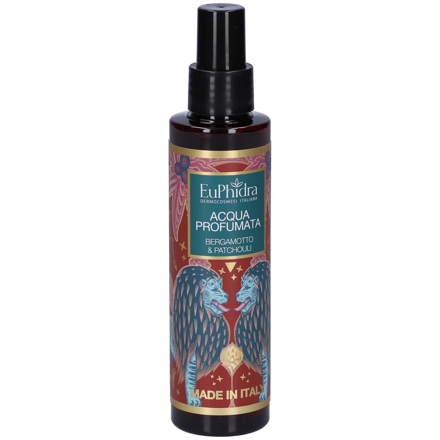 Flacone marrone con vaporizzatore nero. Etichetta con testo e illustrazioni. Made in Italy.