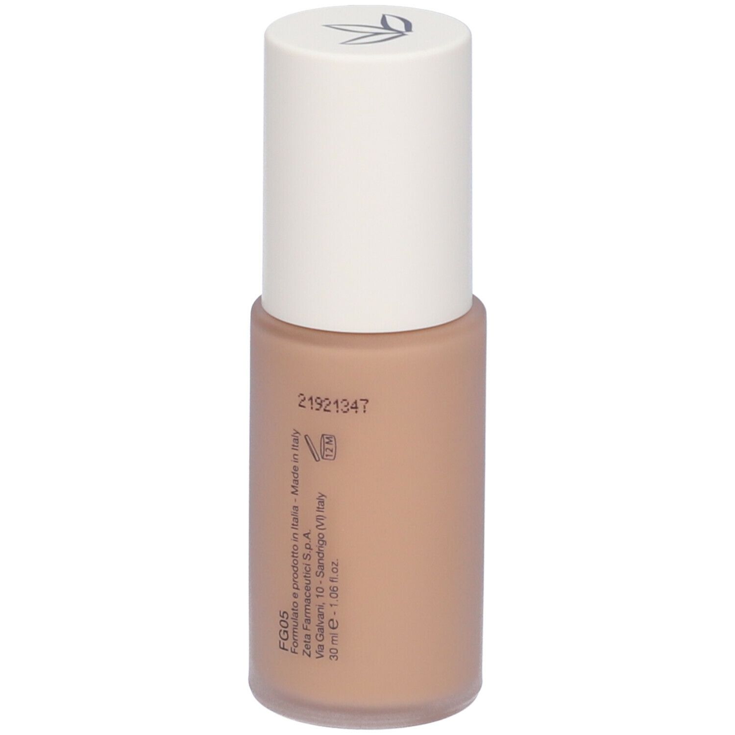 Fondotinta fluido beige in flacone con tappo bianco. Scritta: FG05, 30 ml, Made in Italy.