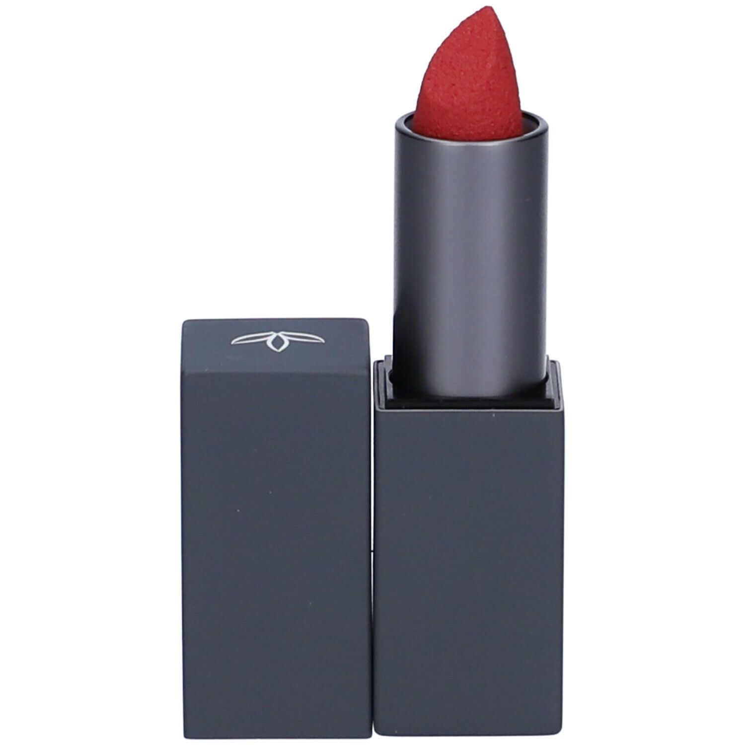 Rossetto rosso in astuccio antracite. Il coperchio è aperto. Il rossetto è visibile.
