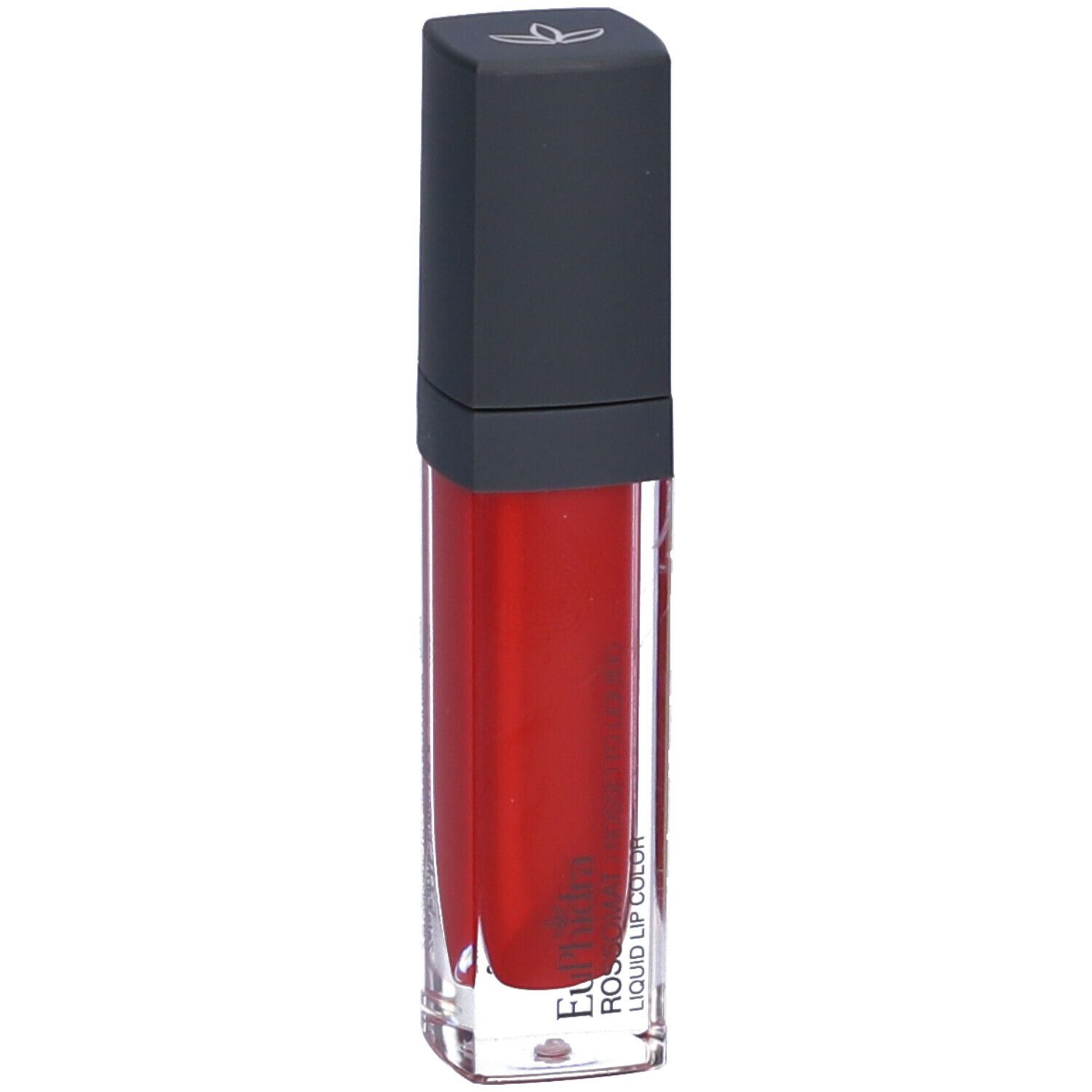 Rossetto rosso in un flacone rettangolare trasparente con tappo grigio. Sul rossetto è presente del testo.