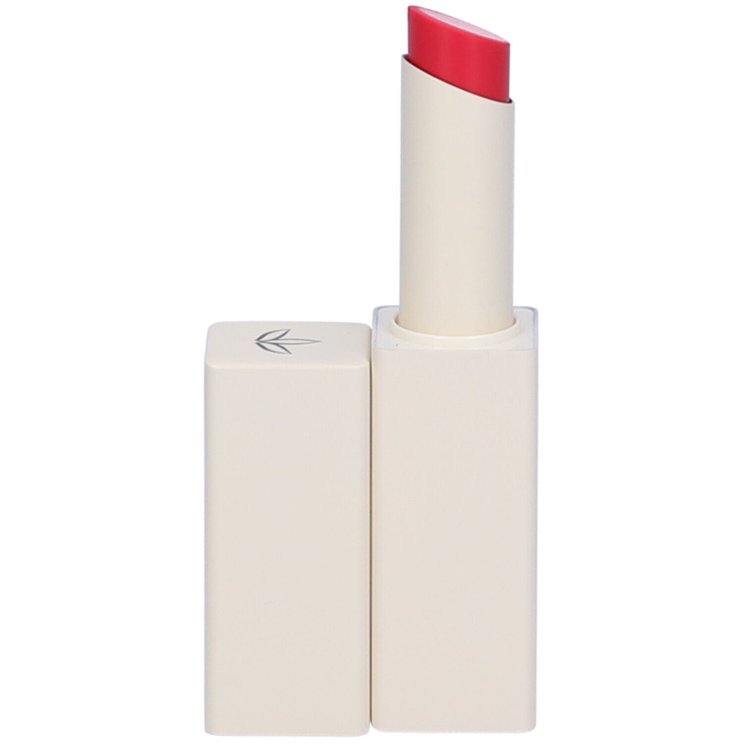 Ein offener Lippenstift in einem cremefarbenen Gehäuse mit einem roten Stift. Das Gehäuse hat ein Blatt-Symbol.
