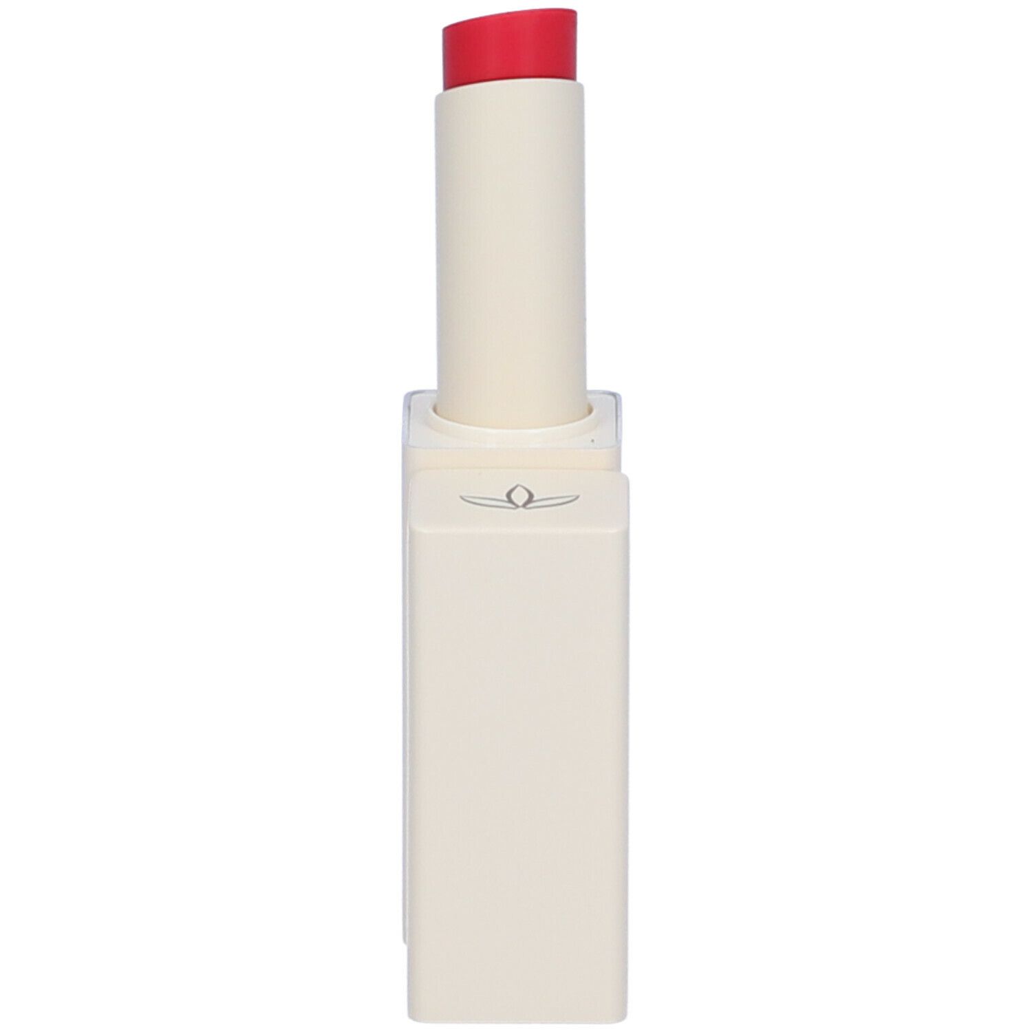 Ein cremefarbener Lippenstifttiegel mit einem roten Lippenstift oben. Der Tiegel hat ein kleines Logo.