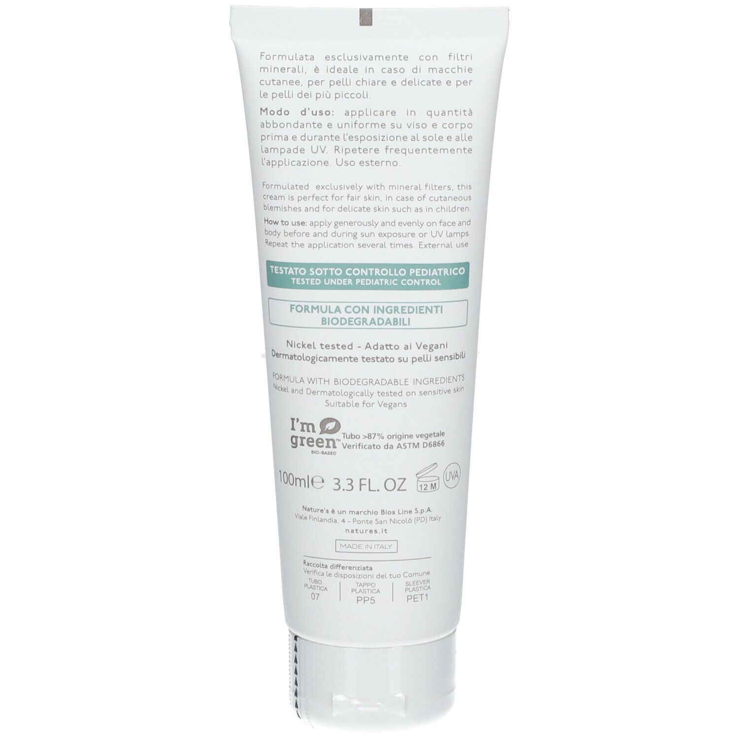 Retro del tubo crema. Testo: ingredienti, uso, dermatologicamente testato. Stampa verde.