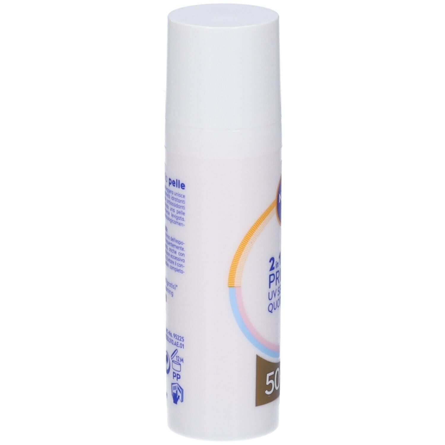 Flacone bianco Nivea Sun 2in1 Primer UV Serum. Retro con testo e informazioni. SPF 50+.