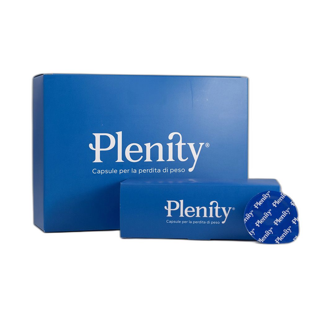 Scatola blu con logo Plenity e testo. Visibili anche una scatola più piccola e un sigillo rotondo.