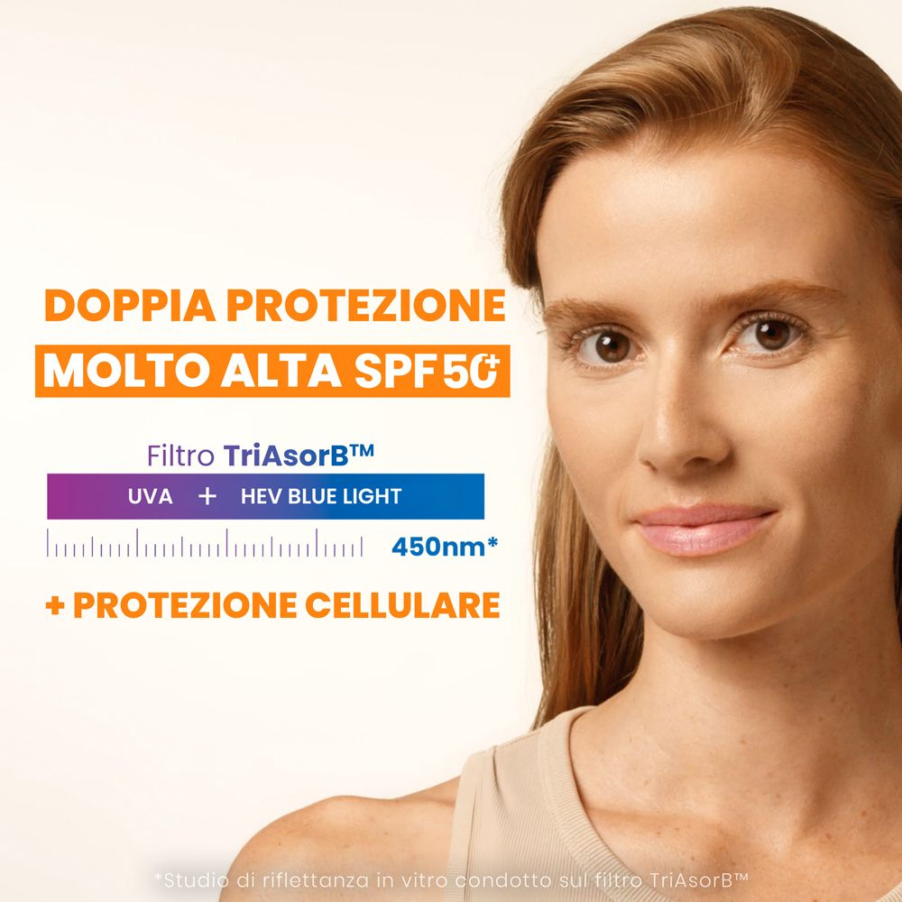 Donna con testo. Testo: Doppia protezione molto alta SPF50+, Filtro TriAsorb, UVA + HEV Blue Light, + Protezione cellulare.