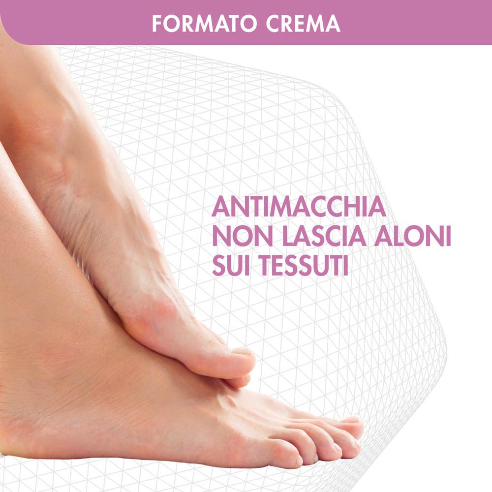 Füße mit Text auf Italienisch: 'Formato Crema', 'Antimacchia Non Lascia Aloni Sui Tessuti'.