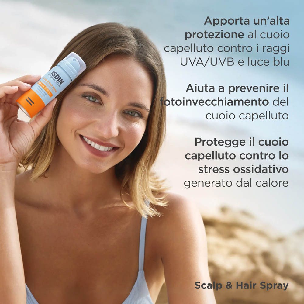 Donna con Isdin Scalp & Hair Spray SPF50, con testo sulla protezione solare.