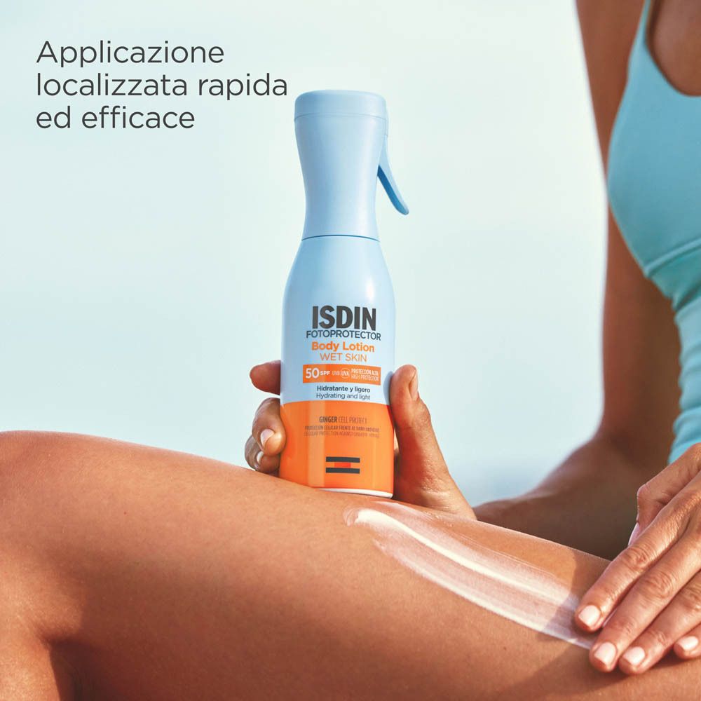 Produkt wird auf Bein aufgetragen. ISDIN Fotoprotector Body Lotion Wet Skin. SPF 50.