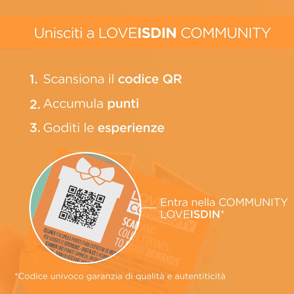 Grafik mit QR-Code. Text: Scannen, Punkte sammeln, Erfahrungen genießen. LOVEISDIN COMMUNITY.