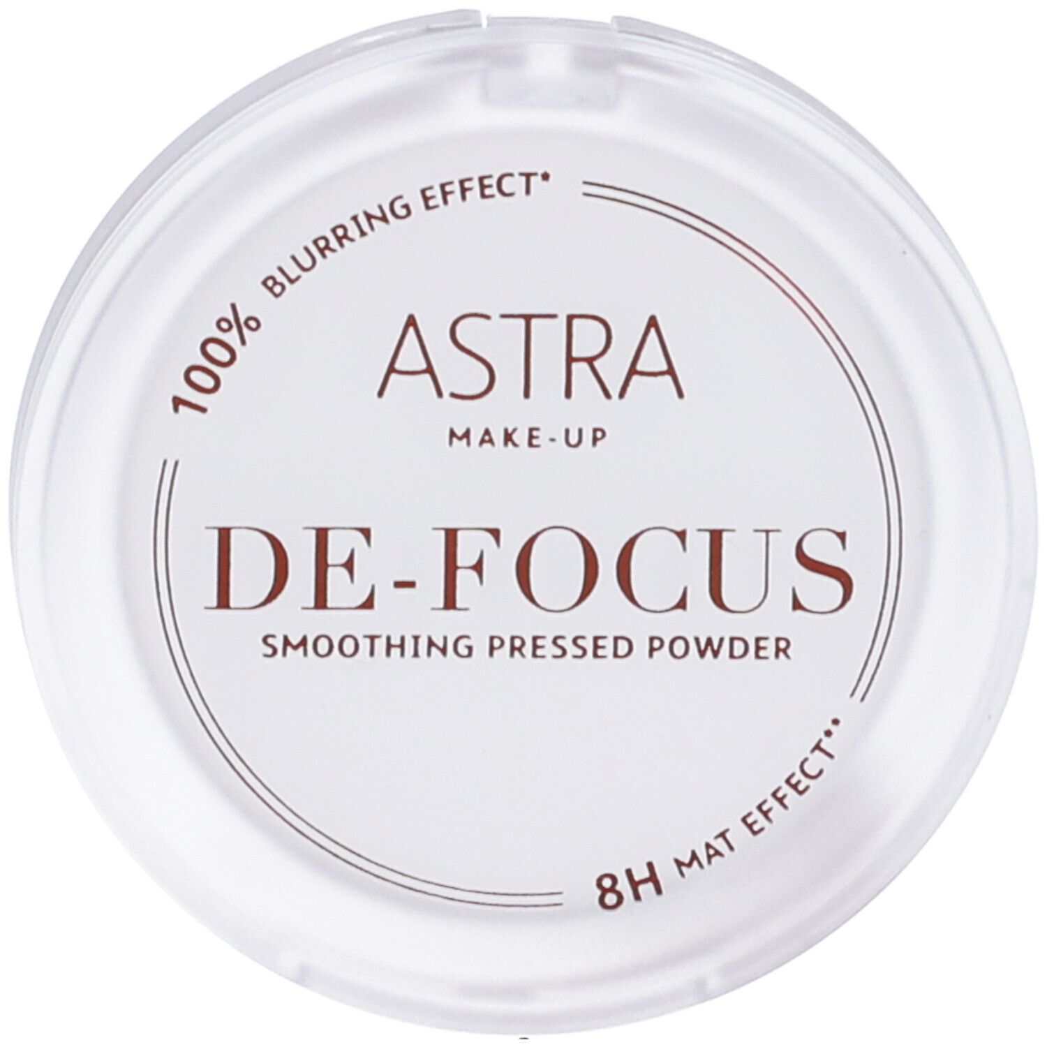Astra Make-Up De-Focus Smoothing Pressed Powder in contenitore rotondo. Offre effetto sfocatura 100% ed effetto mat 8h.